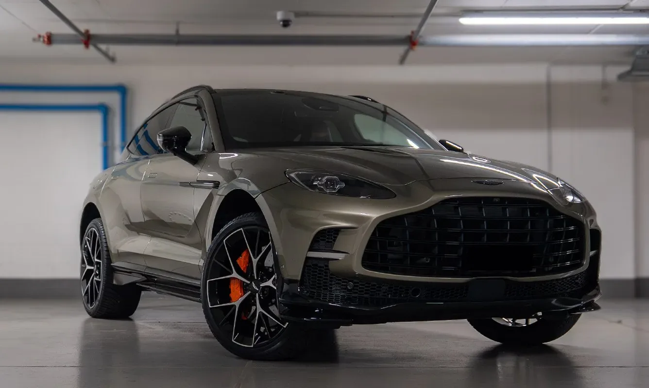 Aston Martin DBX 707 — 2