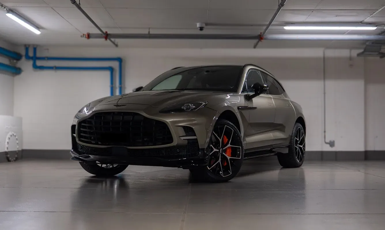 Aston Martin DBX 707 — 1