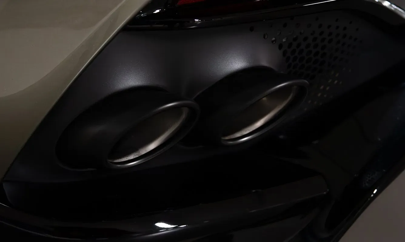 Aston Martin DBX 707 — 10