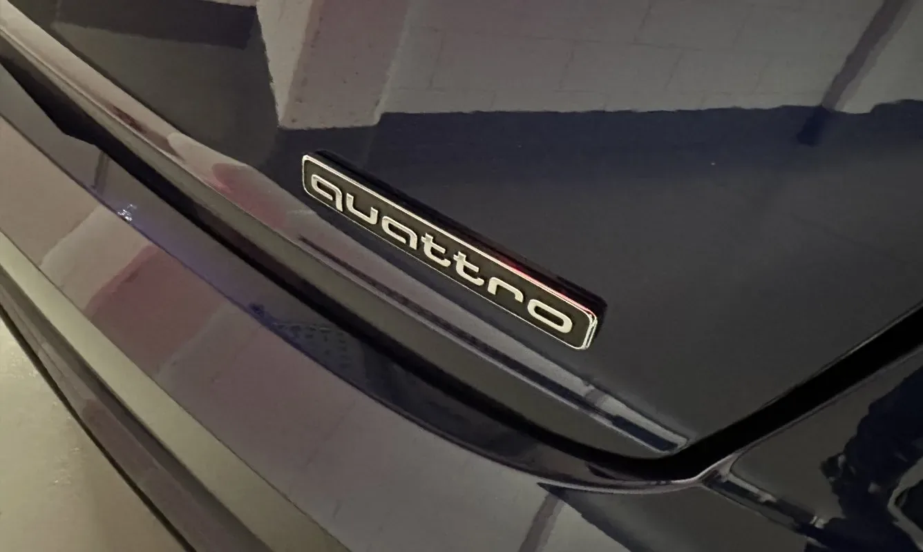 Audi Q8 55 TFSI e quattro — 8