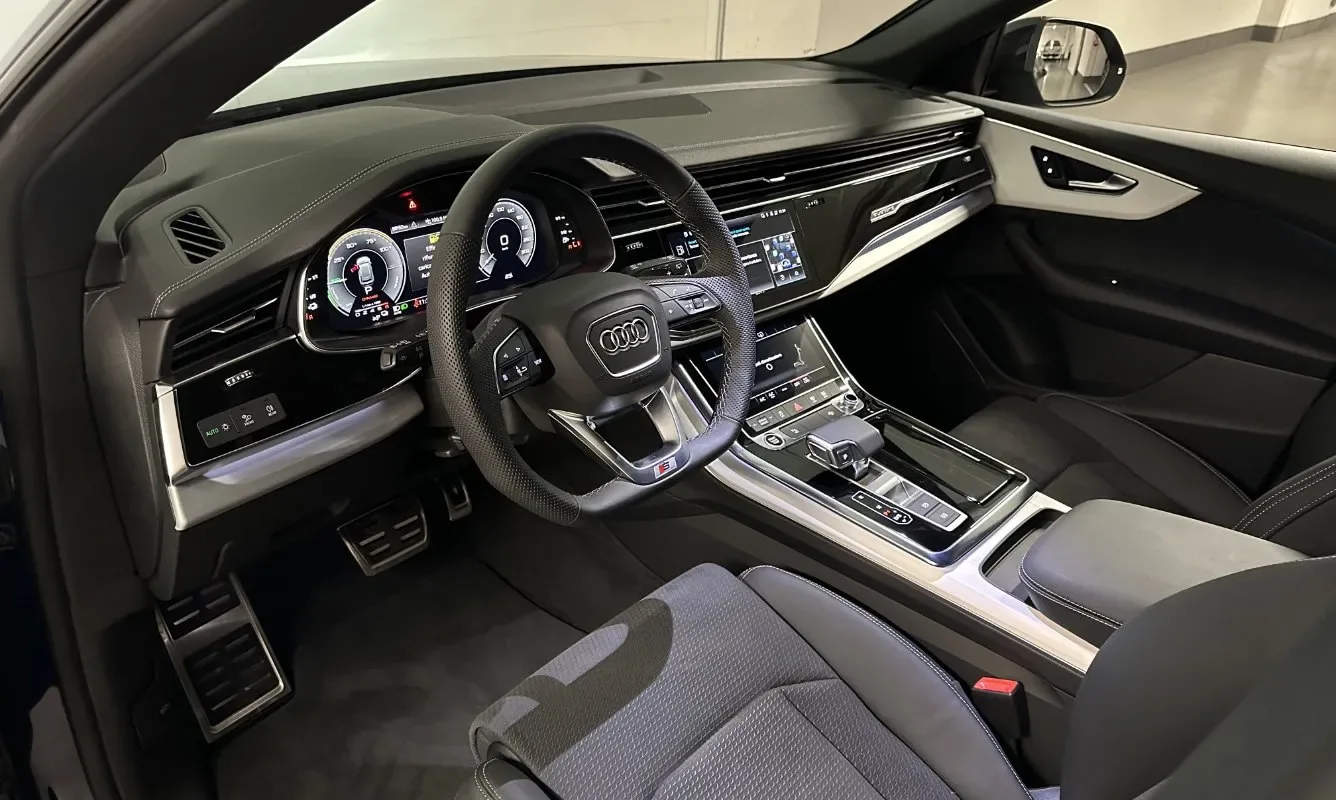 Audi Q8 55 TFSI e quattro — 10
