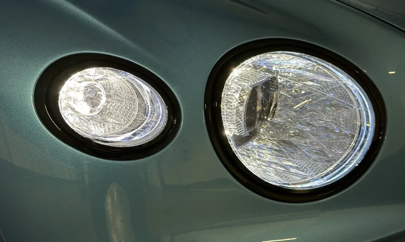 Bentley Continental GTC V8 — 10
