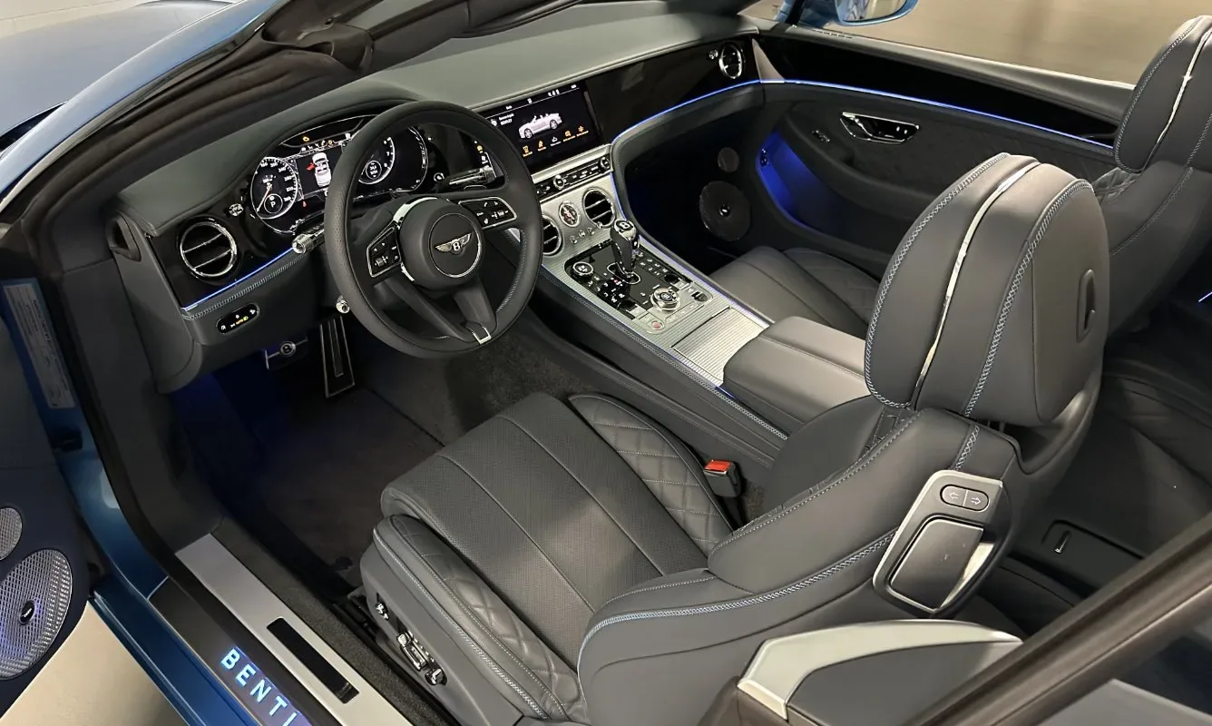 Bentley Continental GTC V8 — 16