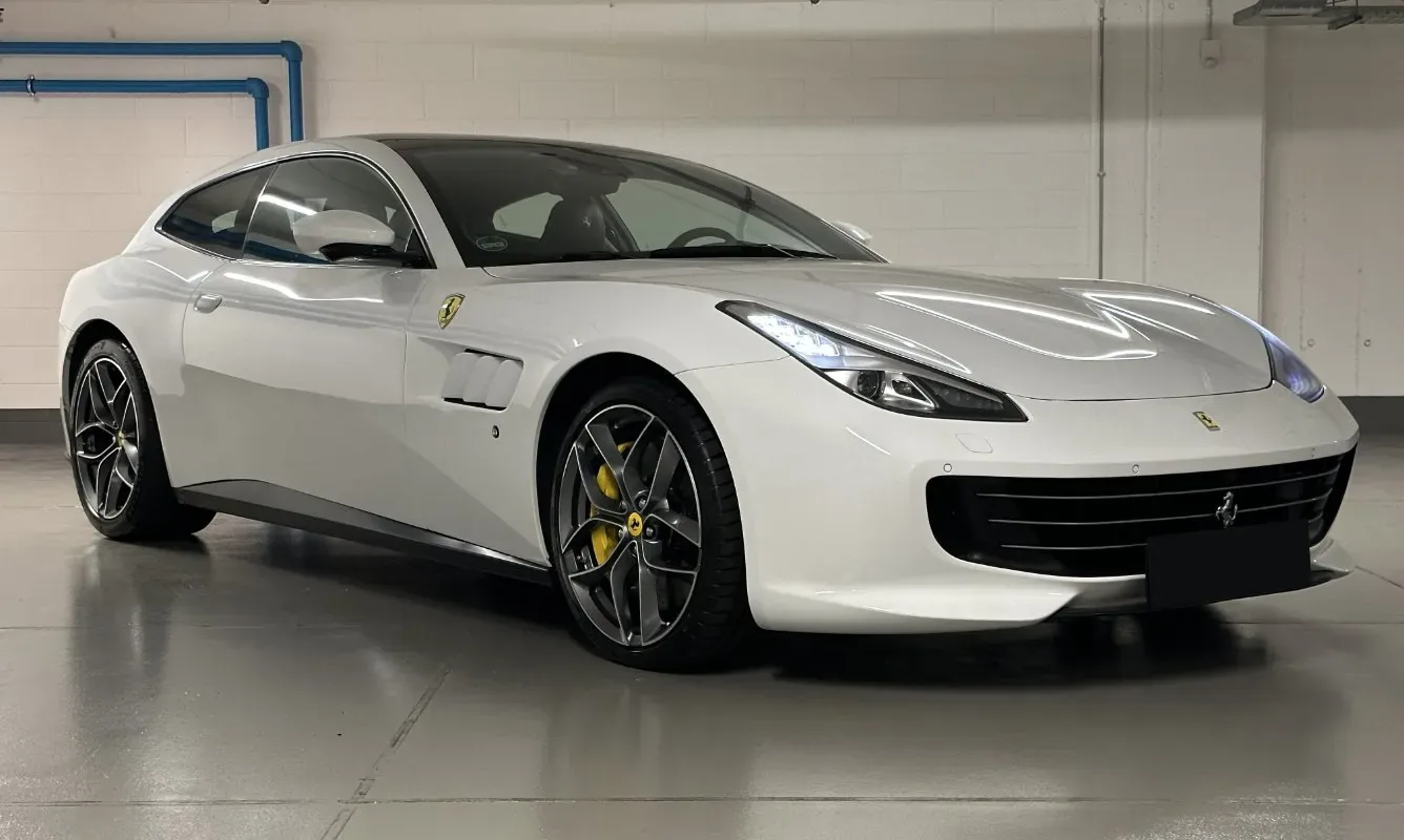Ferrari GTC4 Lusso T