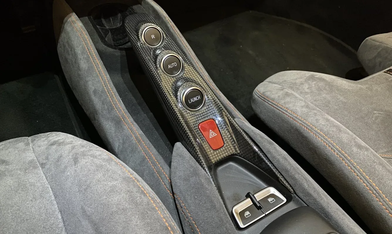 Ferrari F8 Spider — 10