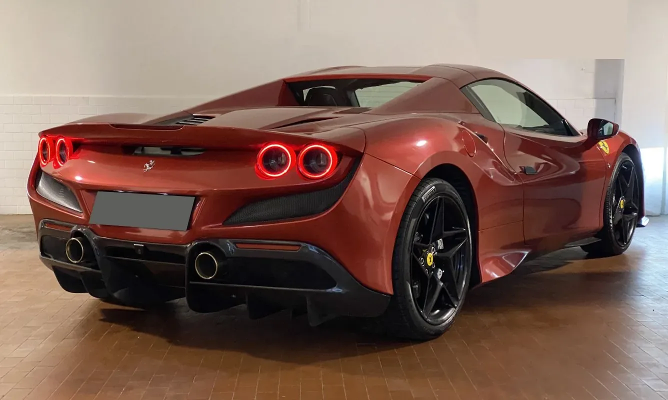 Ferrari F8 Spider — 8