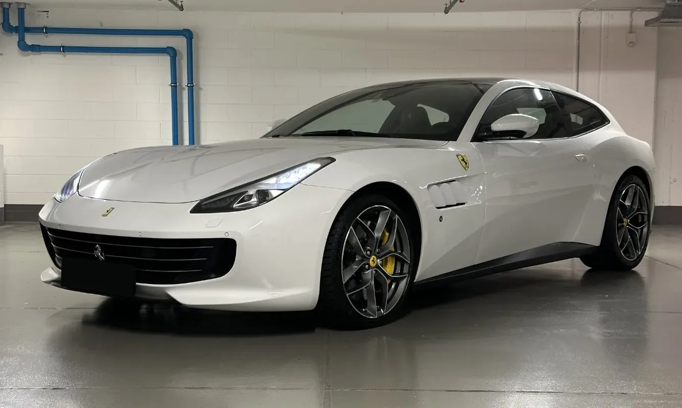 Ferrari GTC4 Lusso T — 1