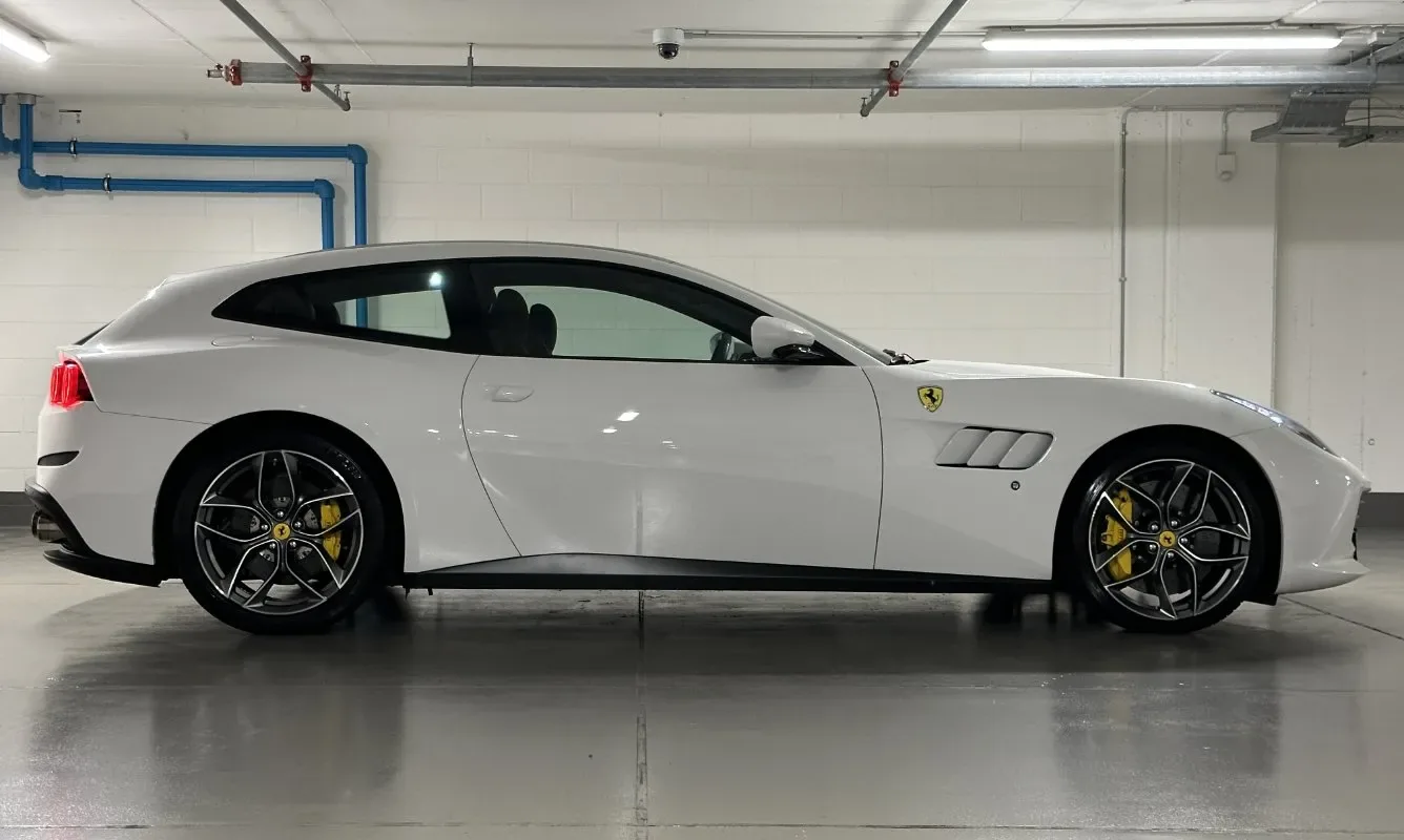 Ferrari GTC4 Lusso T — 4
