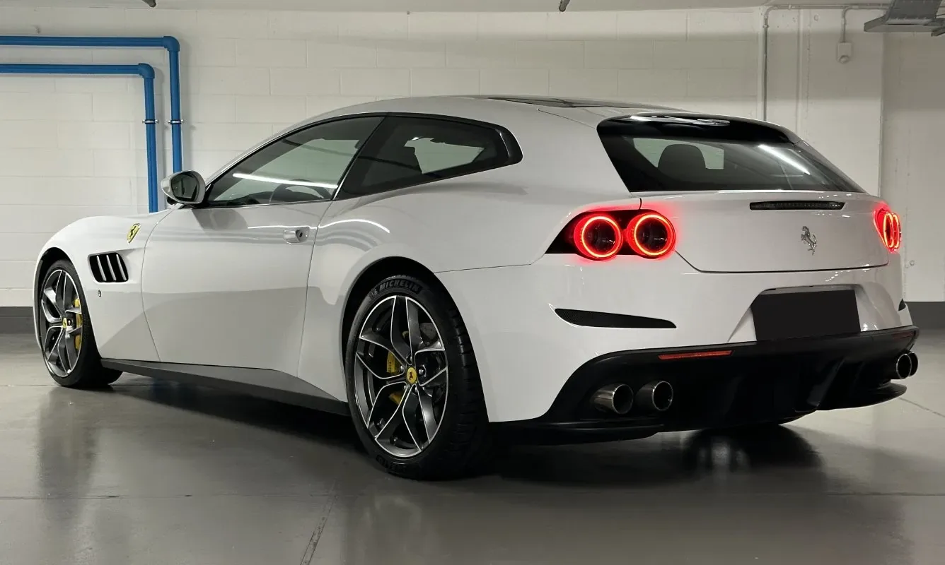 Ferrari GTC4 Lusso T — 5