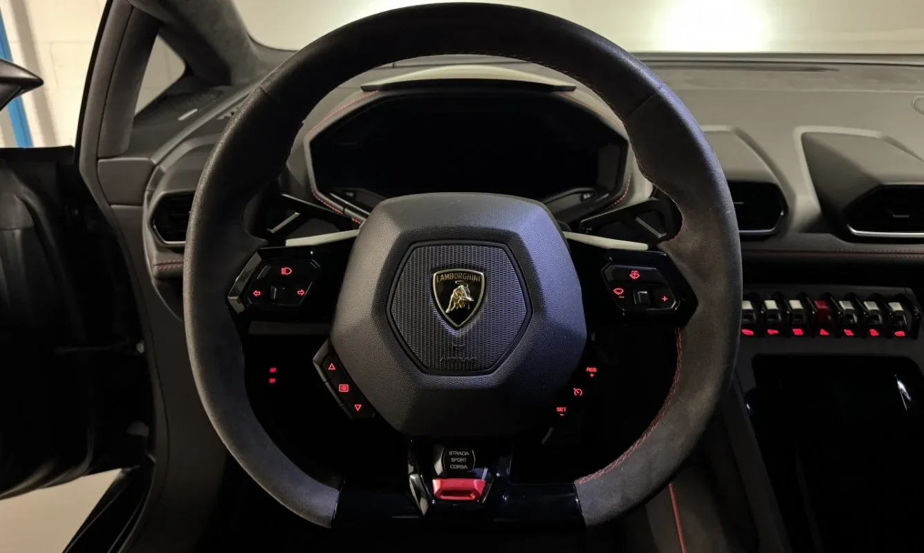 Lamborghini Huracán EVO Coupé — 10