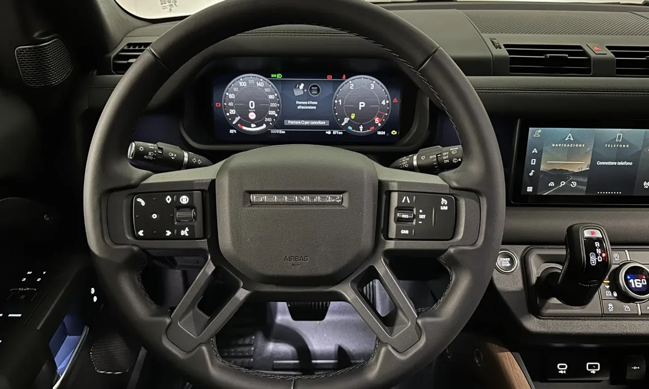 Land Rover Defender 110 X-Dynamic SE — 13