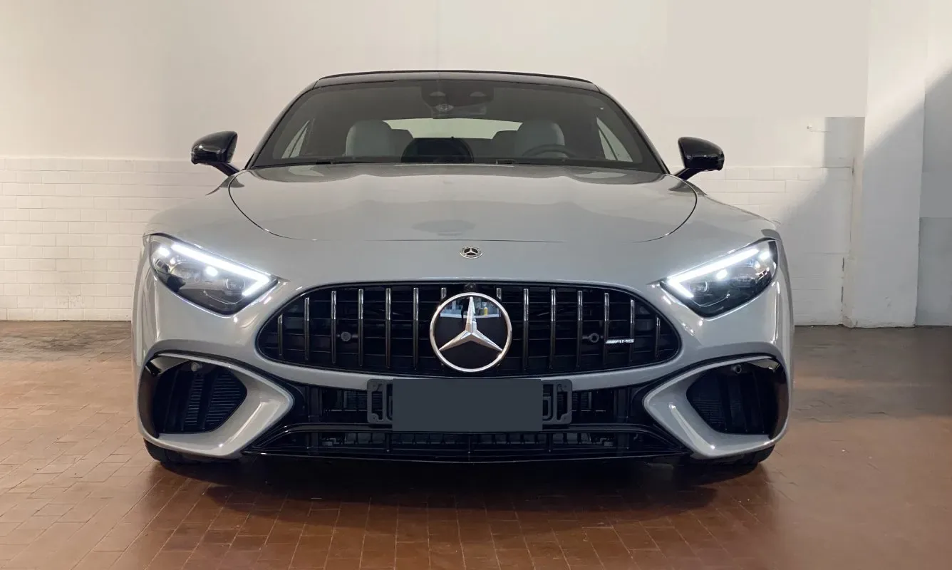 Mercedes-AMG SL 63 4MATIC+ Roadster — 3