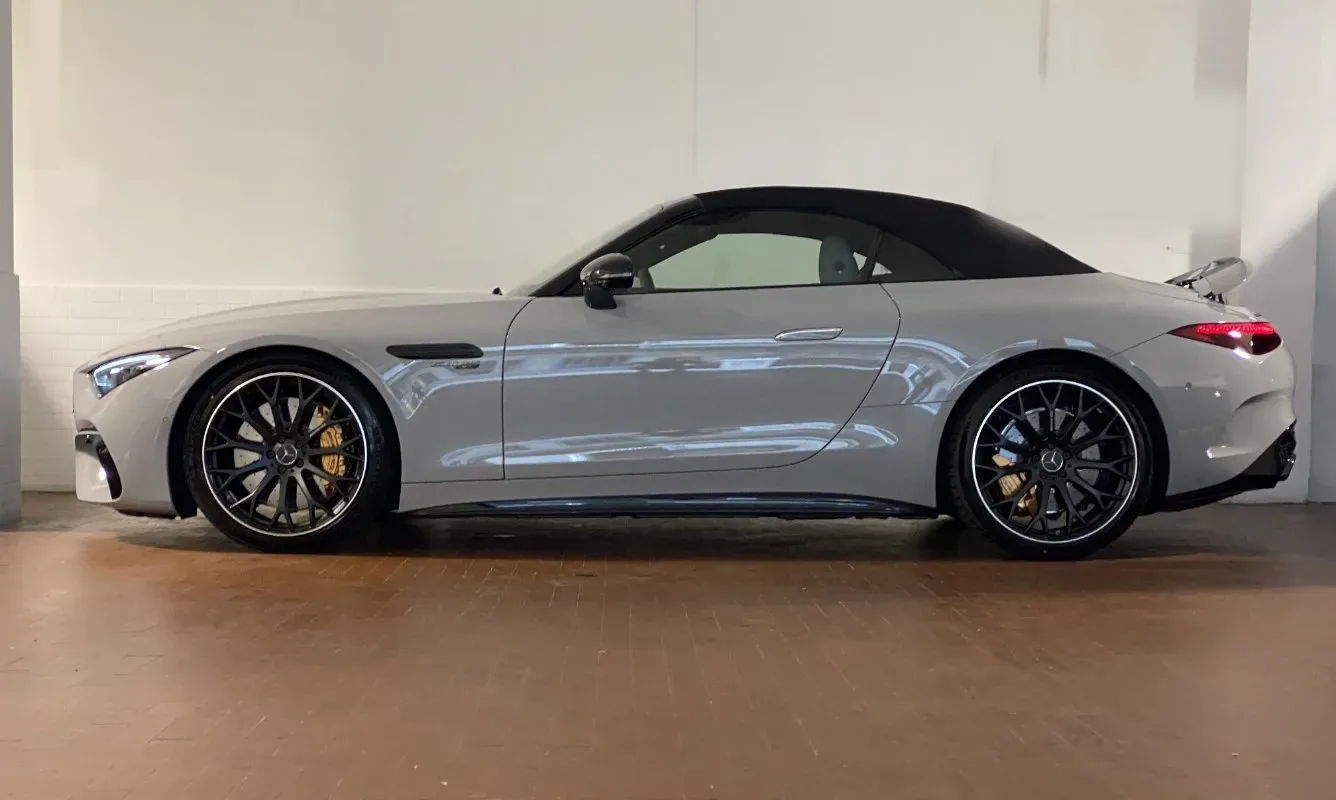 Mercedes-AMG SL 63 4MATIC+ Roadster — 4