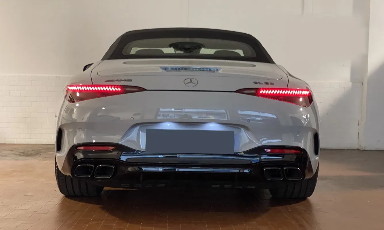 Mercedes-AMG SL 63 4MATIC+ Roadster — 9
