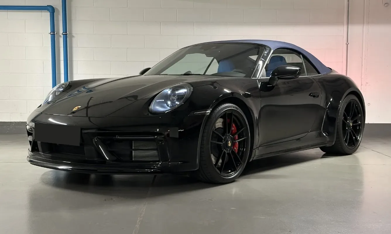Porsche 911 Carrera 4 GTS Cabriolet — 1