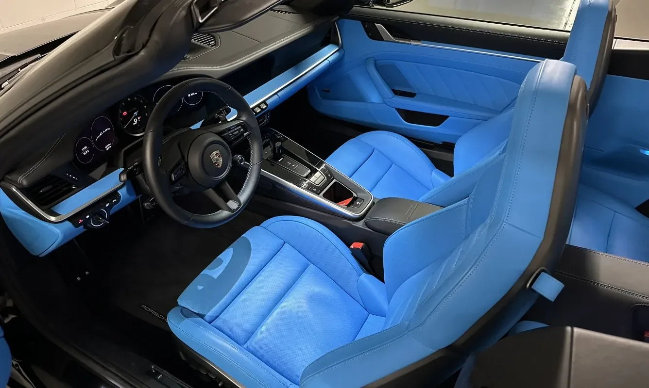 Porsche 911 Carrera 4 GTS Cabriolet — 13