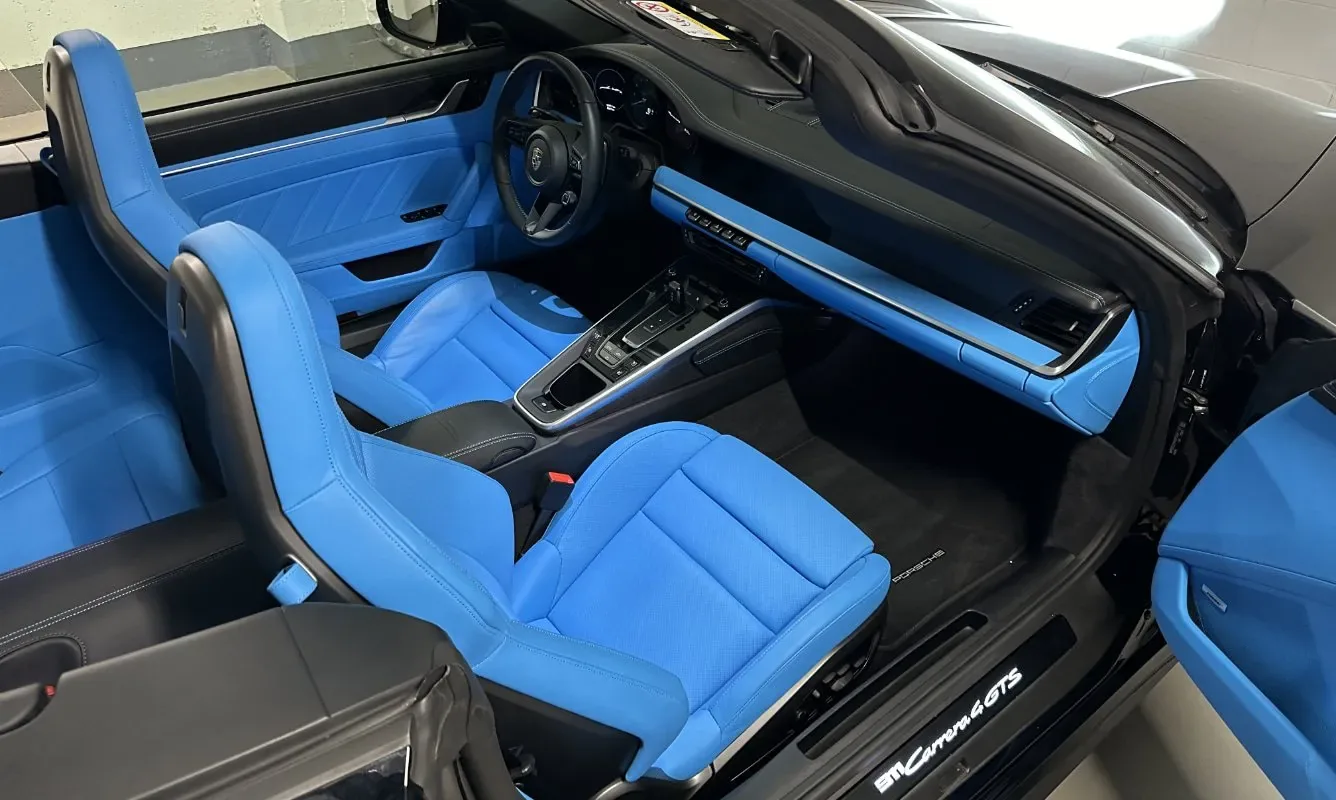 Porsche 911 Carrera 4 GTS Cabriolet — 21