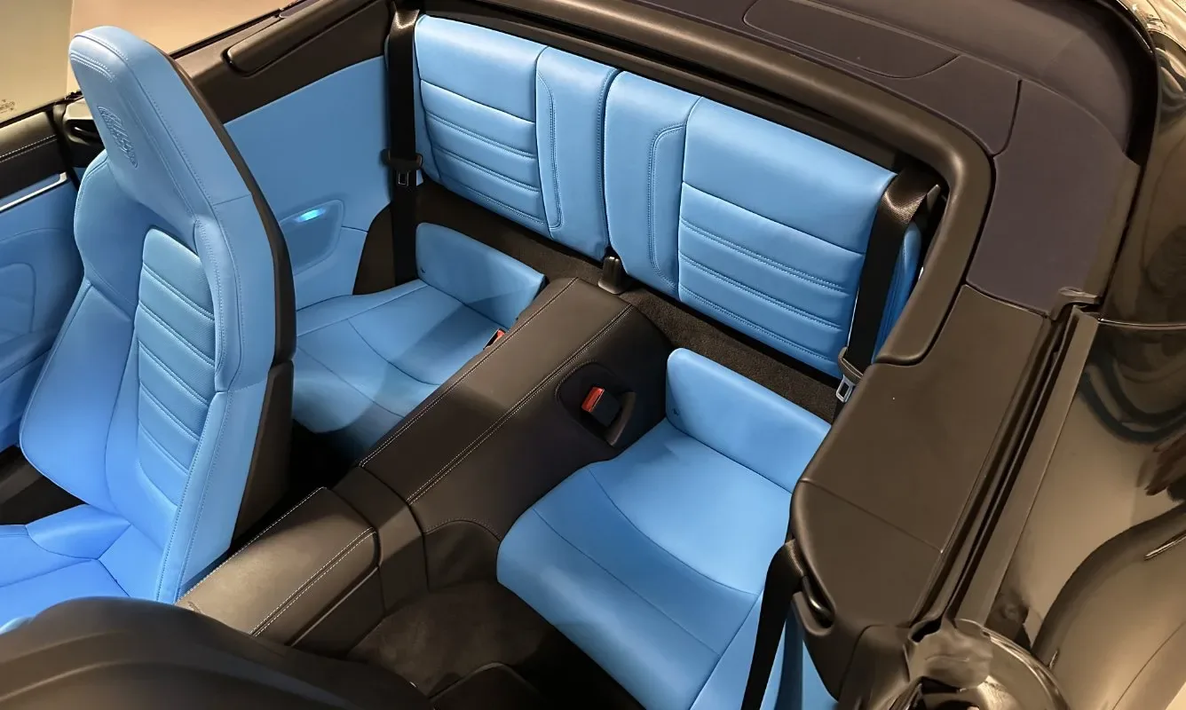 Porsche 911 Carrera 4 GTS Cabriolet — 18