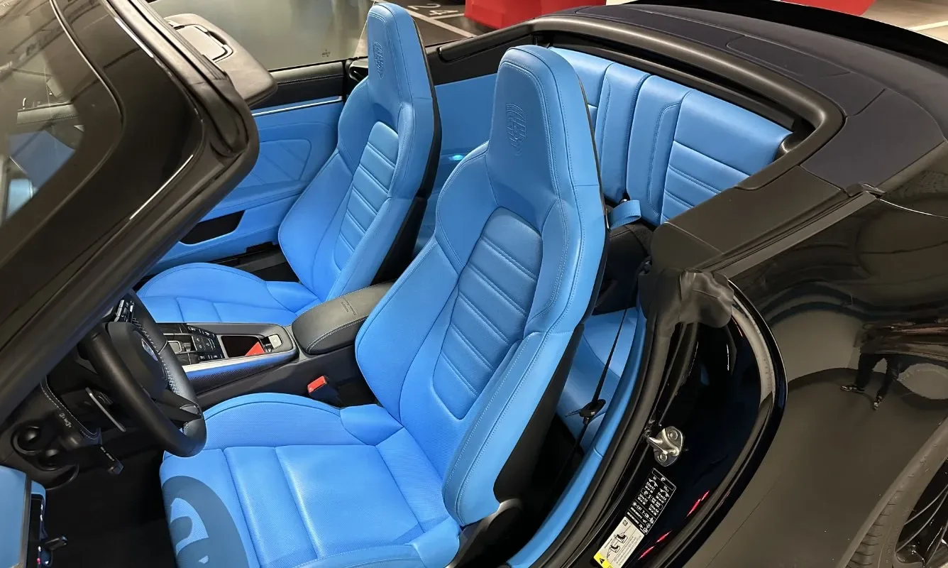 Porsche 911 Carrera 4 GTS Cabriolet — 17