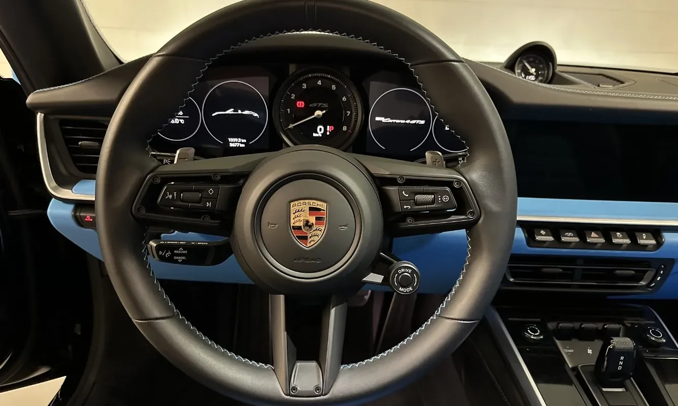 Porsche 911 Carrera 4 GTS Cabriolet — 14