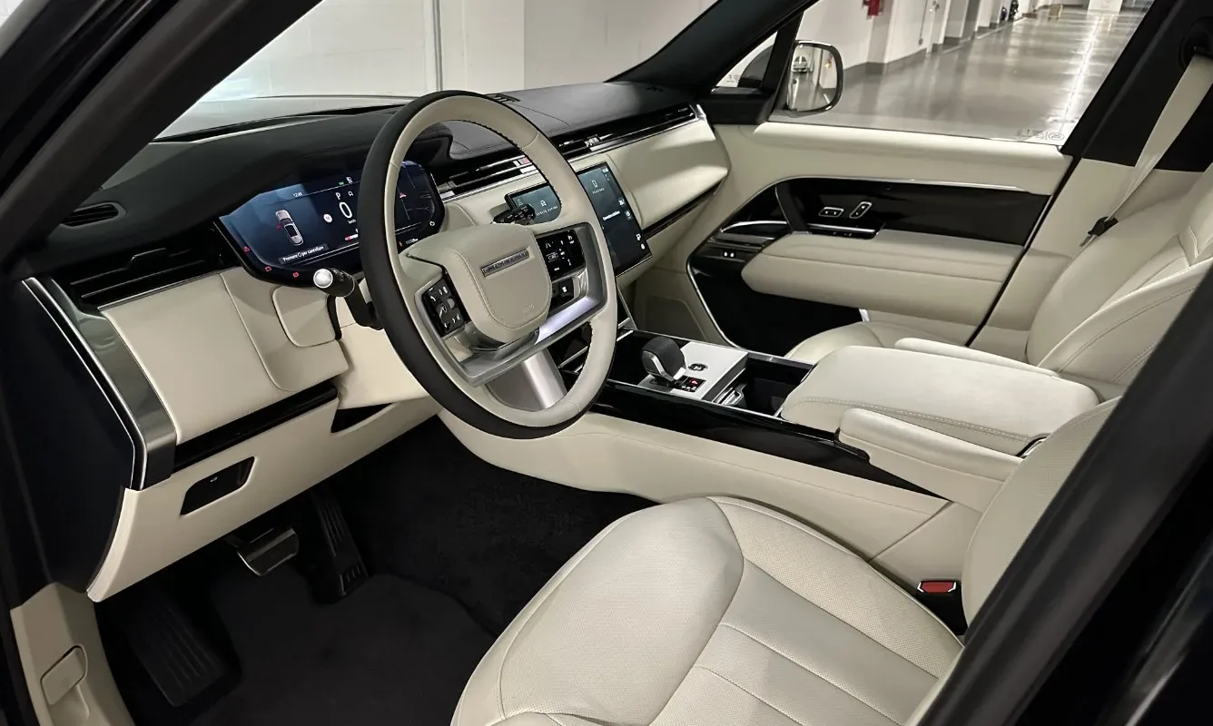 Range Rover LWB HSE D350 — 12