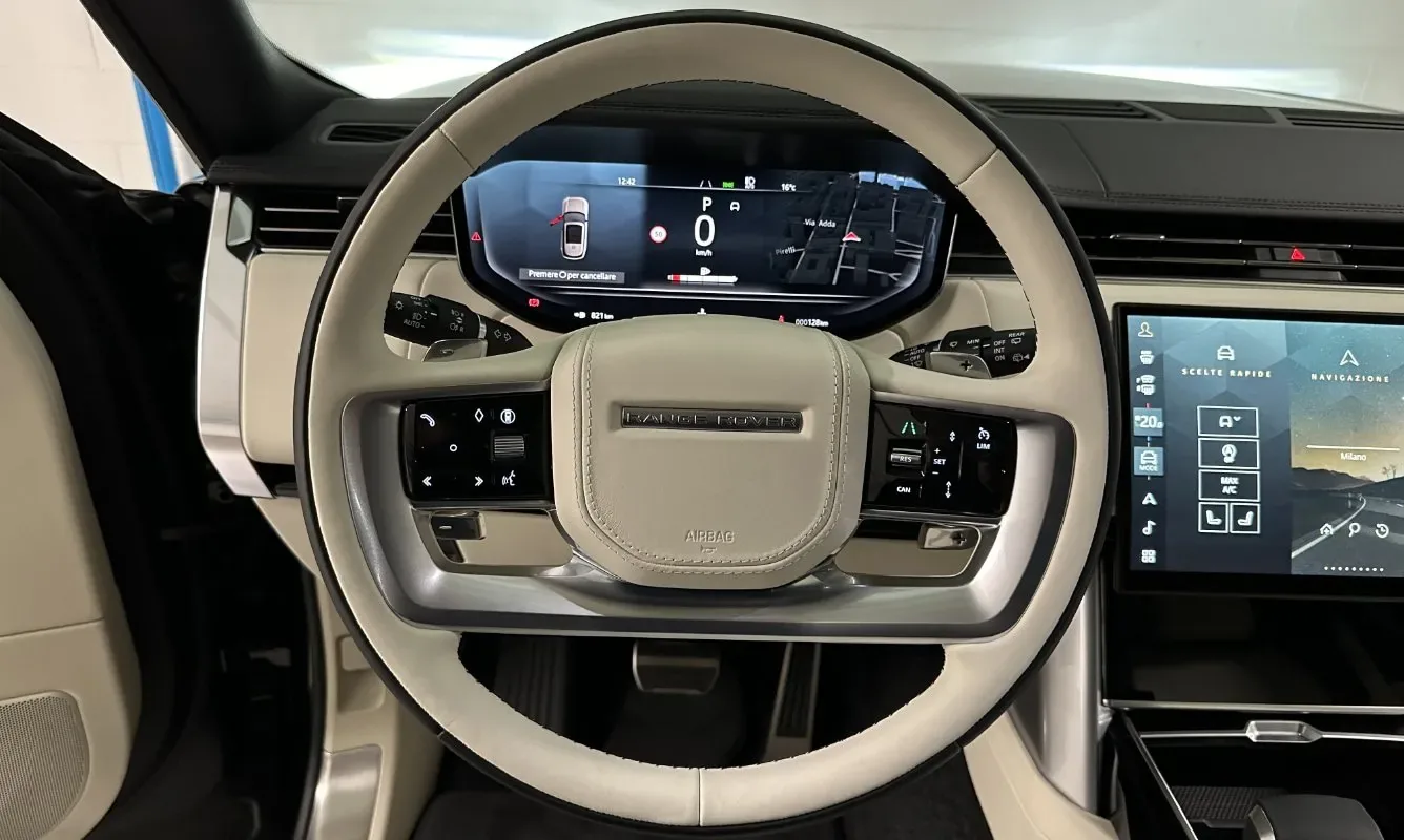 Range Rover LWB HSE D350 — 13