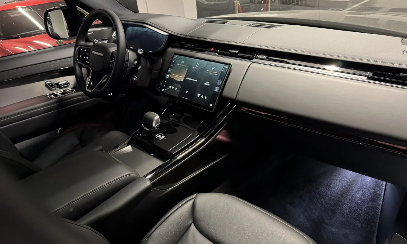 Range Rover Sport S D250 — 14