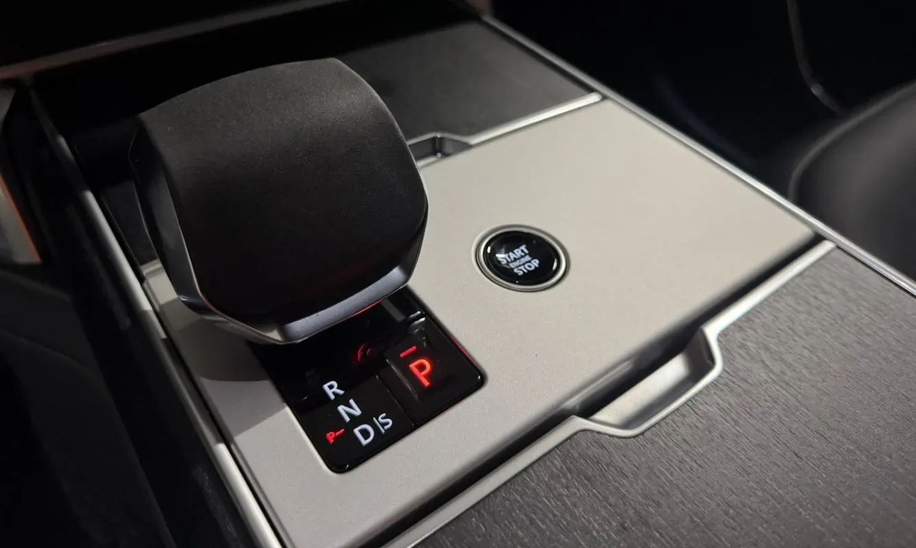 Range Rover Vogue HSE D250 — 13