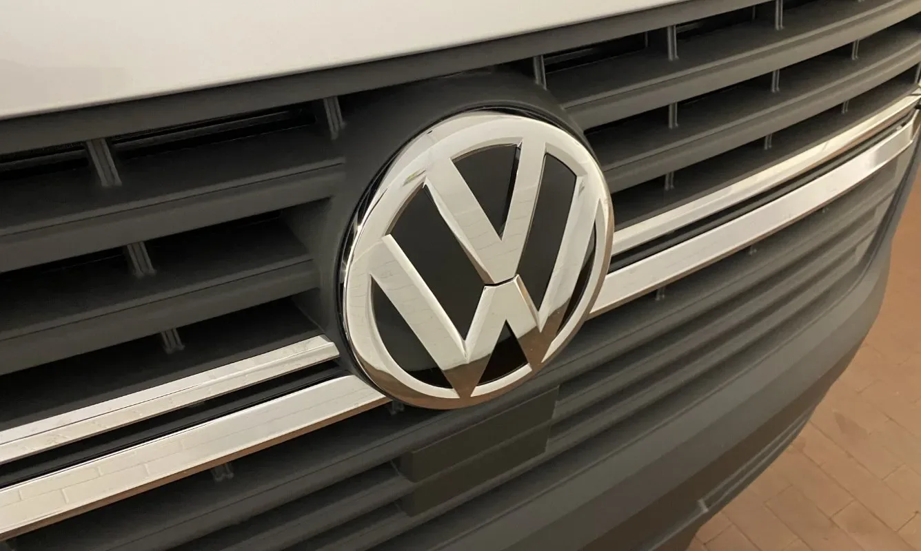 Volkswagen Transporter 9 posti — 8
