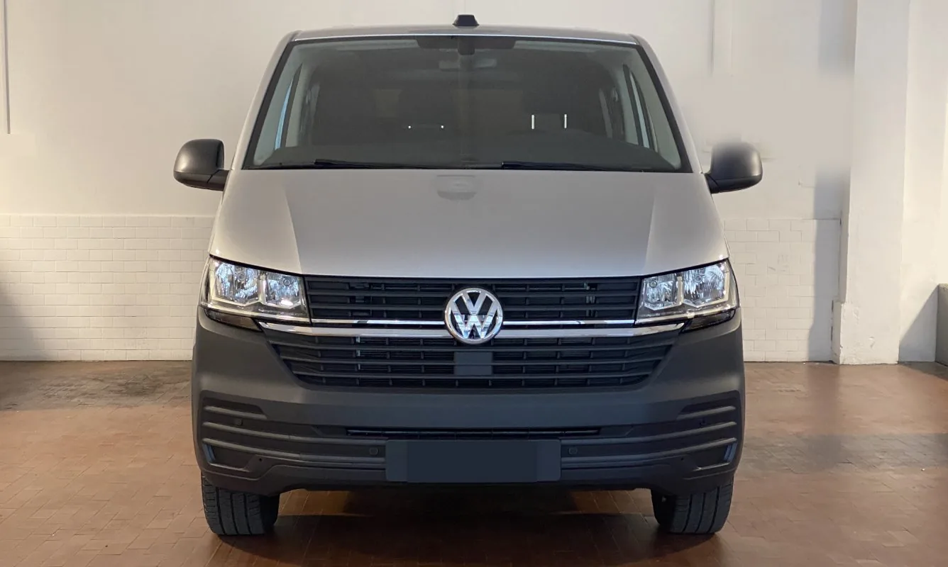 Volkswagen Transporter 9 posti — 3