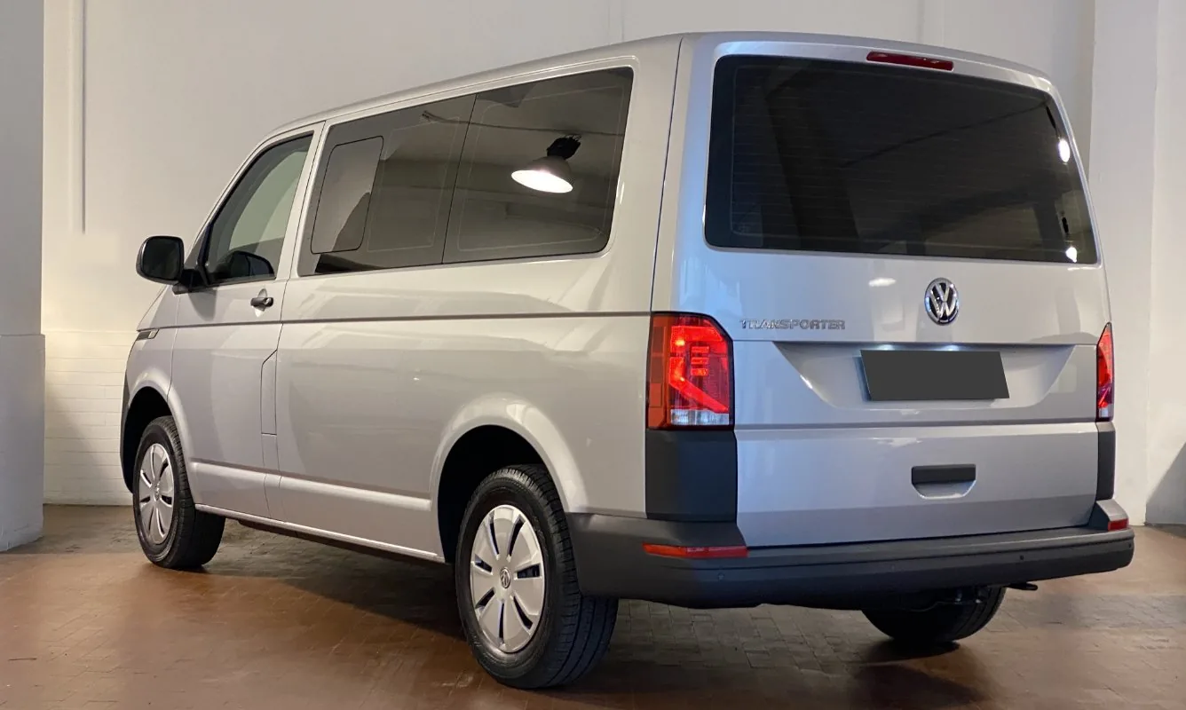 Volkswagen Transporter 9 posti — 5
